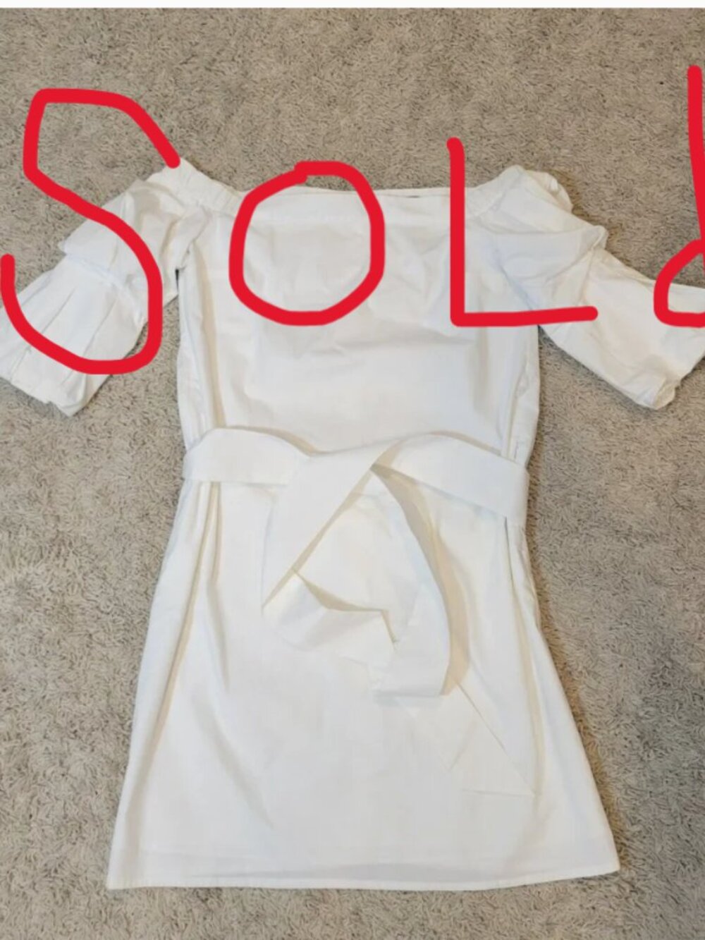 SOLD⚜️BANANA REPUBLIC White Button Down Back off shoulder dress  Size 6⚜️
